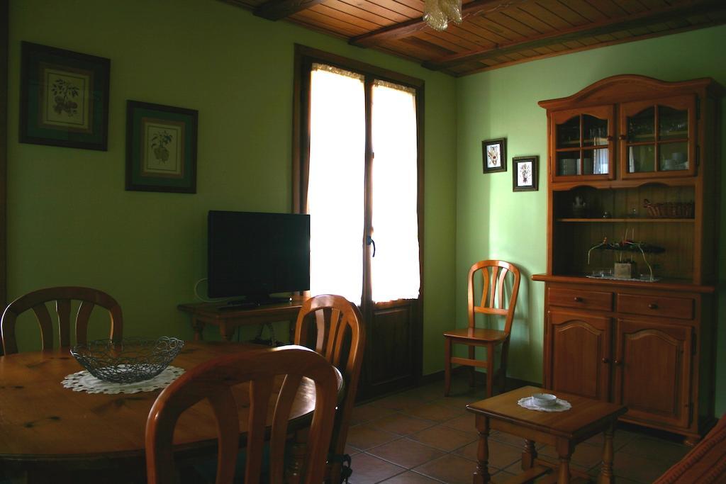 Apartamentos Casa Gallan Sarvisé 部屋 写真