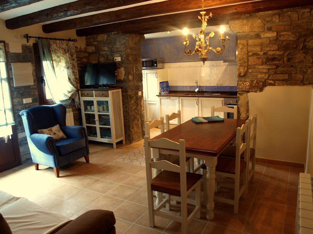 Apartamentos Casa Gallan Sarvisé 部屋 写真