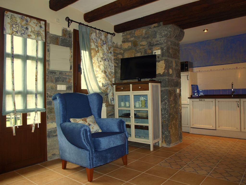 Apartamentos Casa Gallan Sarvisé 部屋 写真